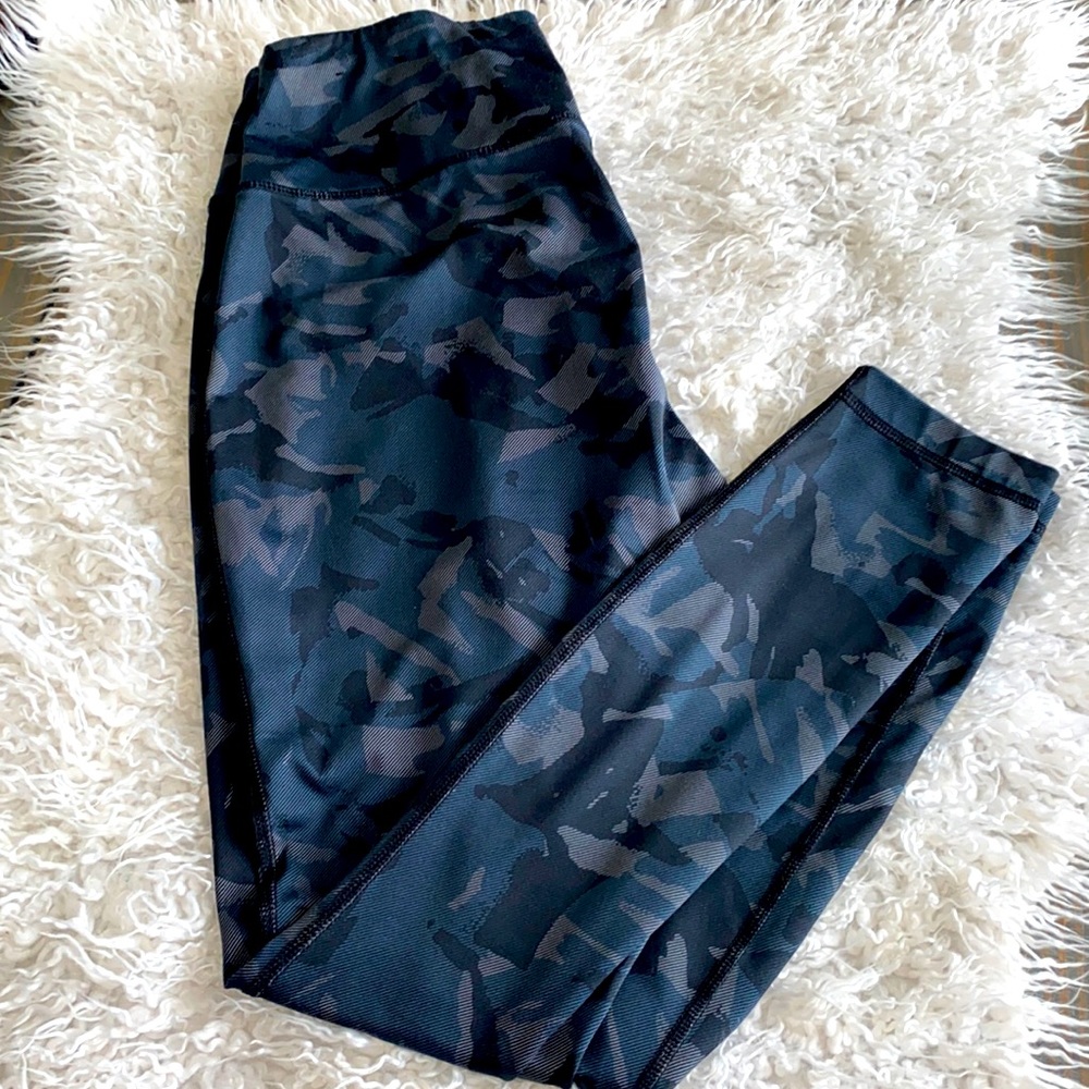 Avía camo leggings